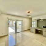 Casa em condomínio Impecável, 4 dorms / 2 suítes, varanda gourmet, piscina, 3 lareiras
