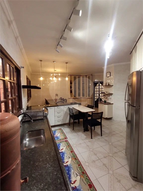 Casa com 300m² , 4 dormitórios , sendo 2 suítes , 5 vagas , à venda no bairro Curuçá , em Santo André.
