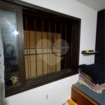 Casa à venda na Vila Mariana de 300 metros quadrados, com 3 dormitórios, 1 suíte e 2 vagas.