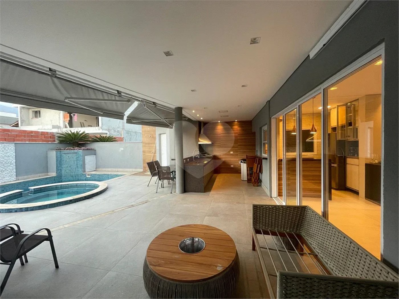Casa à venda ou para alugar com 4 suítes em Morada da Praia, Bertioga, SP