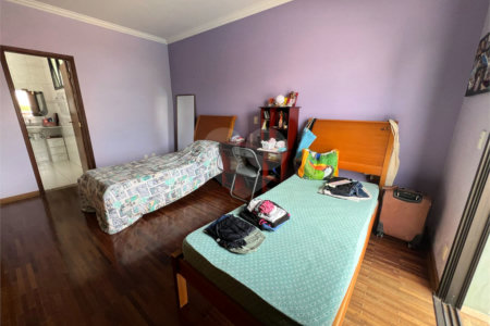 Casa a venda com 5 quartos em São Carlos