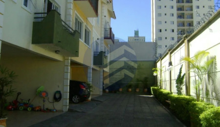 Casa à venda com 3 quartos, sendo 1 suíte, no condomínio Res Green Ville, São Paulo - SP