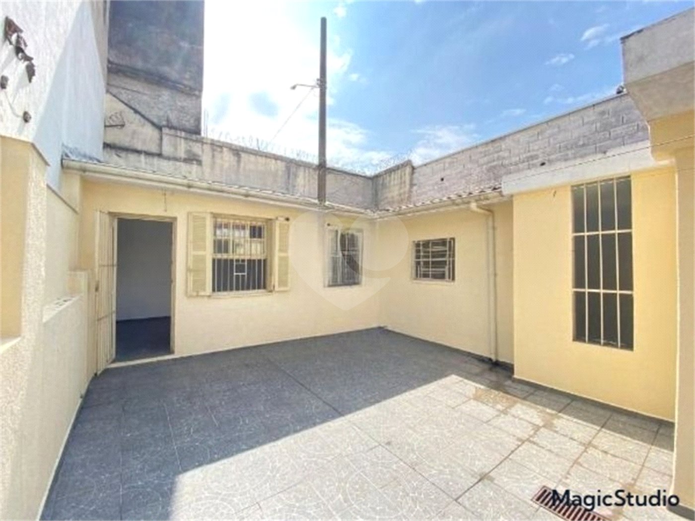 Casa com 224m², 3 dormitórios, 4 vagas, à venda na Vila Ema.