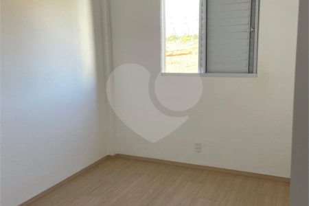Apartamento com 02 Dormitórios á venda, em Araraquara-SP.