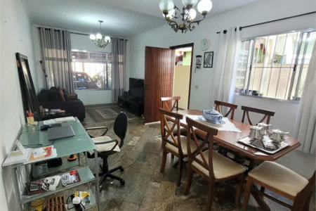 Sobrado à venda 3 quartos, 1 suíte e 2 vagas na Granja Viana