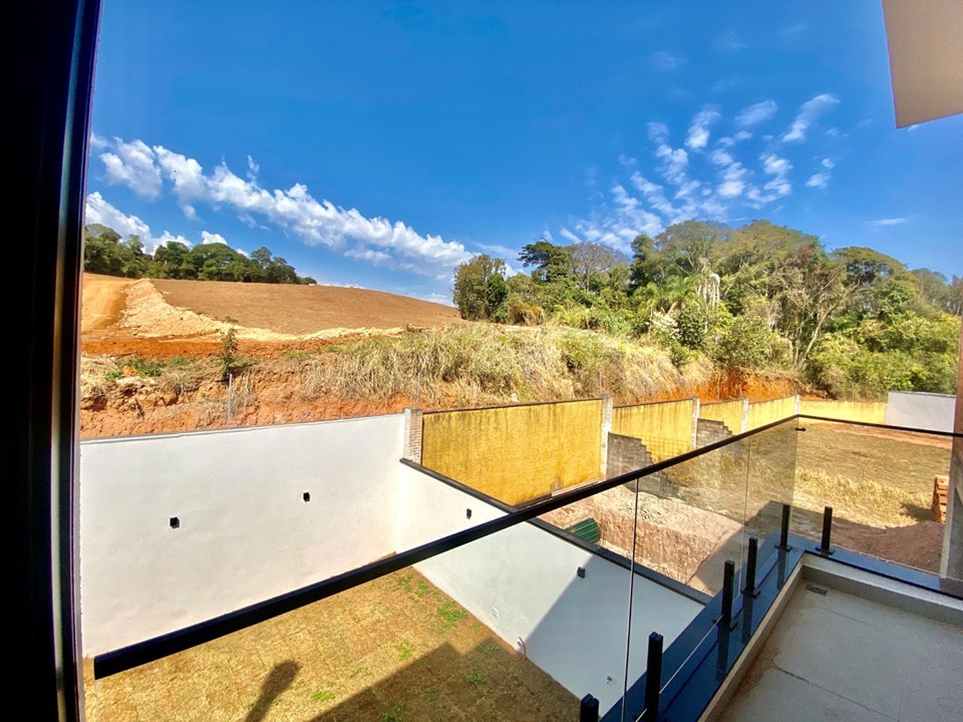 Casa à venda com 3 quartos, sendo 3 suítes, no condomínio Vila Giardino, Jundiaí - SP