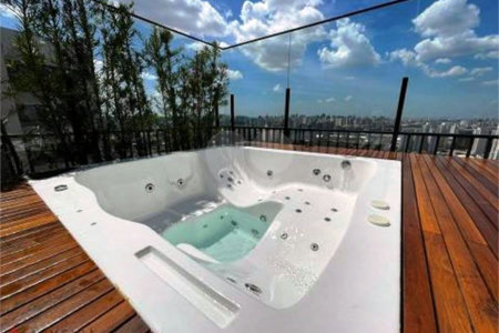 Magnífica Cobertura Penthouse à venda no condomínio Piscine Resort.
