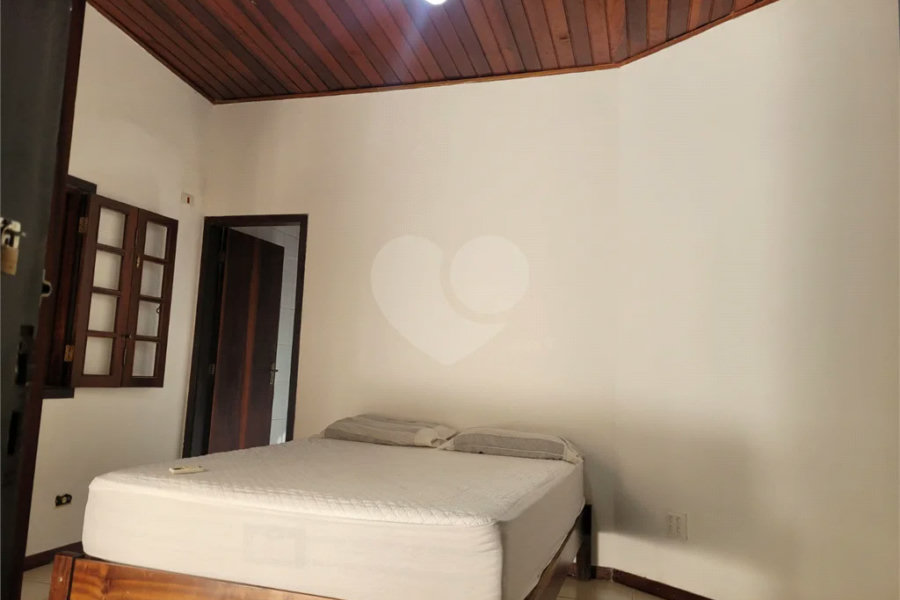 Casa à venda com 7 quartos, sendo 5 suítes, em Guaratuba, Bertioga, SP