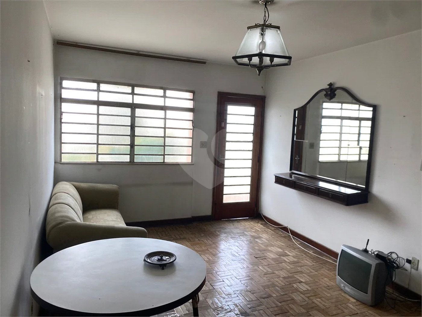 Sobrado á venda em Moema de 280m² com 3 vagas 3 dormitórios e 5 banheiros