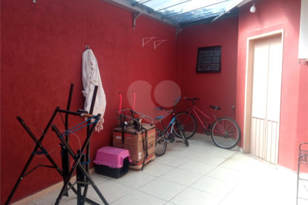 Casa com 60m², 2 dormitórios, 2 vagas, à venda na Vila Fachini