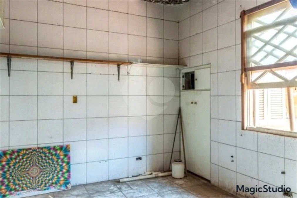 Casa em processo de reforma, com 208m², 2 dormitórios, 8 vagas, à venda no Tatuapé.