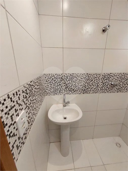 Apartamento à venda com 2 quartos e 1 vaga na Vila Nova Bonsucesso