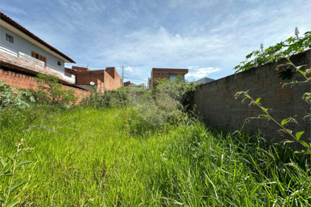 Terreno á venda, com 250m2, no Bairro Bela Vista em São Carlos.