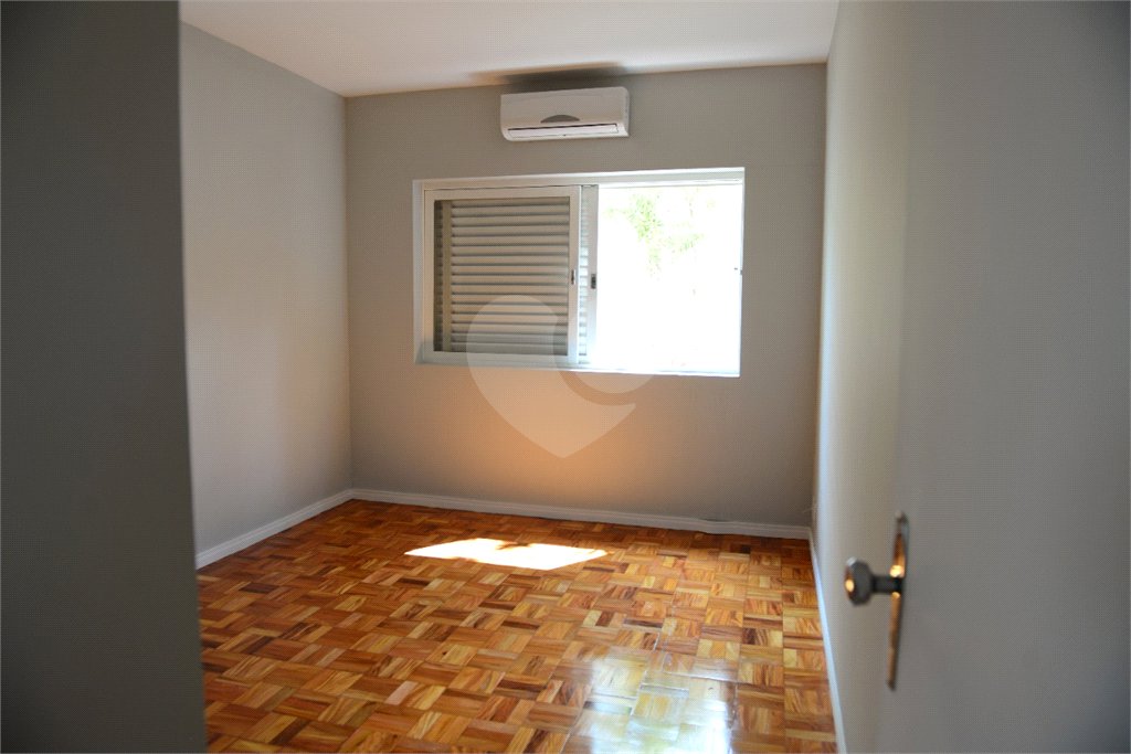 Casa térrea em Araraquara/SP.