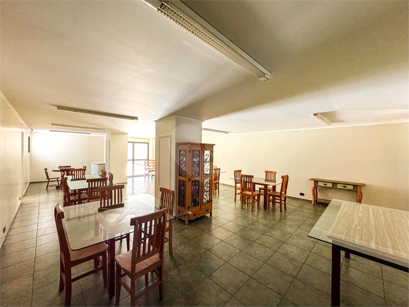 Apartamento à Venda no Centro de São Carlos - com 3 Suítes.
