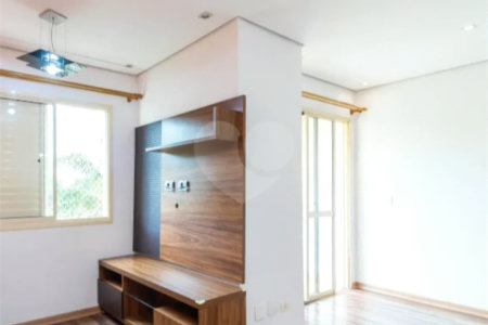 Apartamento à venda no Mandaqui com 3 dormitórios, sendo 1 suíte, sala ampla e bem distribuída, cozinha, 2 banheiros e área de serviço. O imóvel conta ainda com 1 vaga de garagem.