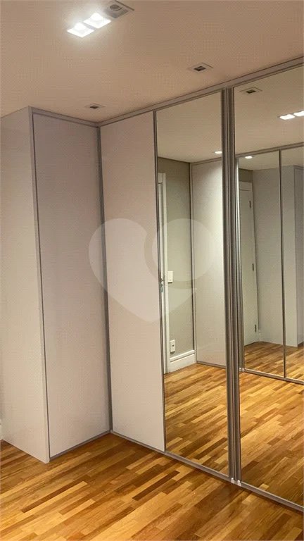 Apartamento na Mooca com 204 m² com vista maravilhosa, sendo 3 suítes e 4vagas.