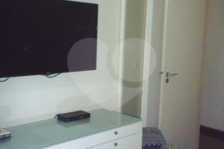 Apartamento á venda na Vila Olímpia de 156m² com 3 dormitórios, 1 suíte e 2 vagas.
