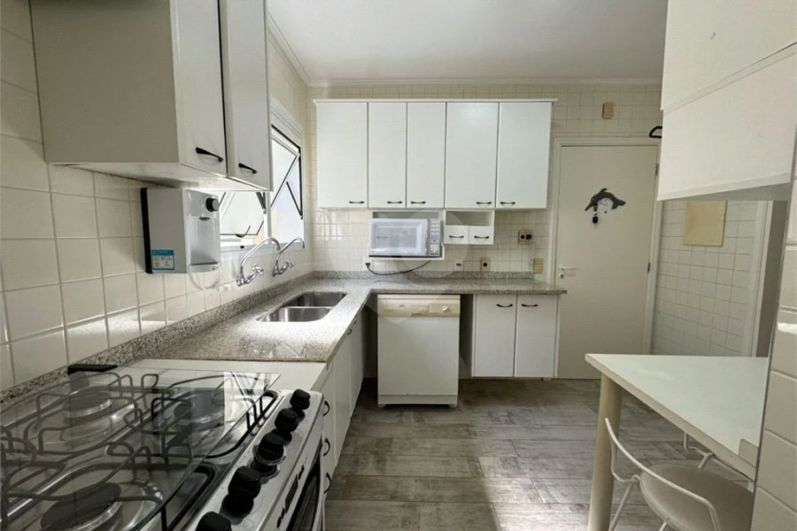 Apartamento à venda com 4 quartos, sendo 1 suíte, em Riviera de São Lourenço, Bertioga, SP