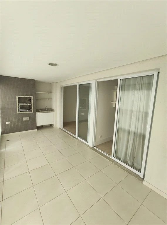 Apartamento à venda ou para alugar com 3 quartos, sendo 1 suíte, em Parque Reboucas, São Paulo, SP