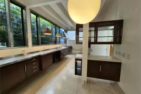 Casa a venda ou locação no Tamboré 1