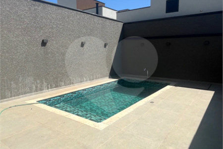 Casa Assobradada com 3 suítes na Vila Thais em Atibaia