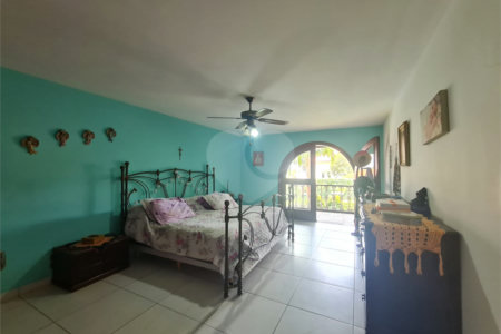 Casa à venda com 3 quartos, sendo 1 suíte, em Interlagos, São Paulo, SP