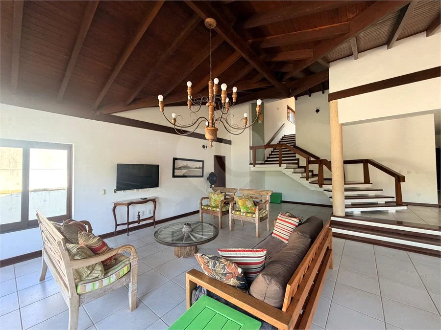 Casa à venda com 4 suítes em Ferradura, Armação dos Búzios, RJ
