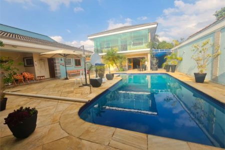 Casa à venda com 3 suítes em Interlagos, São Paulo, SP