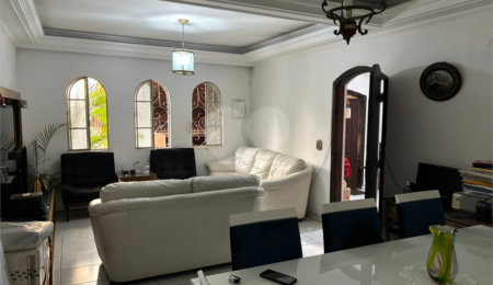 Casa Térrea à venda com 4 quartos, sendo 3 suítes,  em Vila Cocaia, Guarulhos, SP
