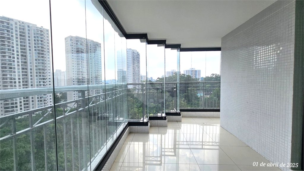 Apartamento com 4 suítes a venda no Alto da Boa Vista
