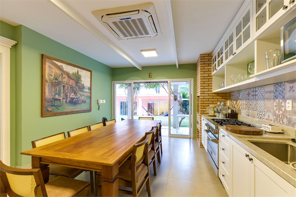 Casa à venda com 4 quartos, sendo 2 suítes,  em Alto da Boa Vista, São Paulo, SP