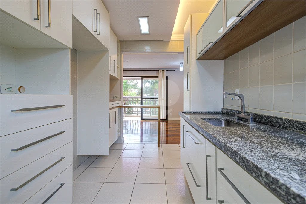 Apartamento para alugar com 3 quartos, sendo 1 suíte, em Chácara Santo Antônio, São Paulo, SP