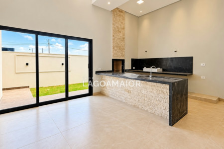Casa à venda com 3 quartos, sendo 1 suíte, no condomínio Terra Ville, Três Lagoas - MS