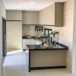 Indaiatuba - Condomínio Milano - Sobrado - 350 m² de terreno - 240 m² de área construída - 4 vagas de garagem, sendo 2 cobertas - Salas de estar e jantar integradas - 3 suítes com closet e varanda no pavimento superior - Escritório no térreo - Espaço gourmet com churrasqueira - Banheiro externo
