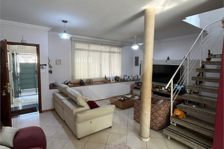 Sobrado venda no Alto da Mooca, com 266m2, 4 quartos, 3 salas, área gourmet e 2 vagas de garagem