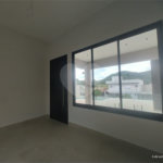 Casa exclusiva em Atibaia de alto padrão com 3 suítes, piscina, espaço gourmet, condomínio fechado, aceita financiamento