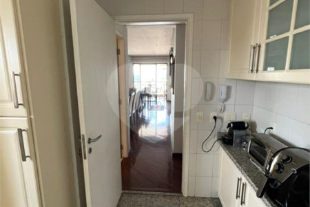 Apartamento à venda com 2 suítes em Campo Belo, São Paulo, SP
