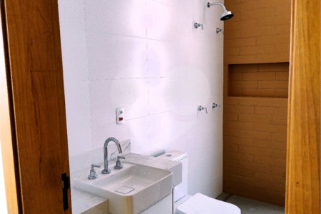Casa a venda no condomínio Faber III