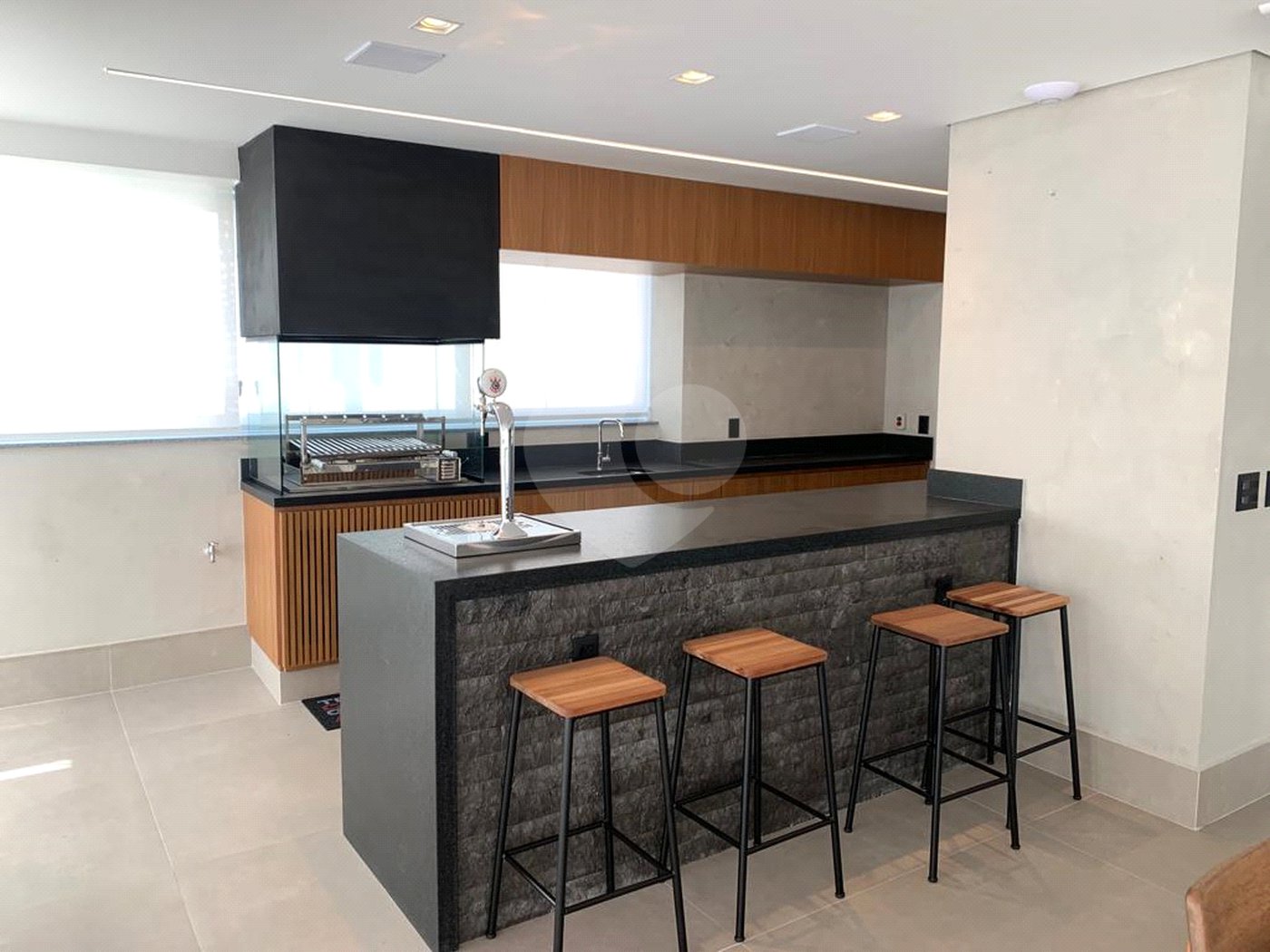Apartamento à venda com 3 suítes em Indianópolis, São Paulo, SP
