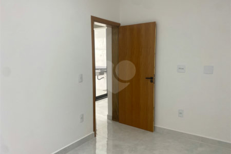 Casa à venda com 3 quartos, sendo 1 suíte, no condomínio Horto Florestal Villagio, Sorocaba - SP