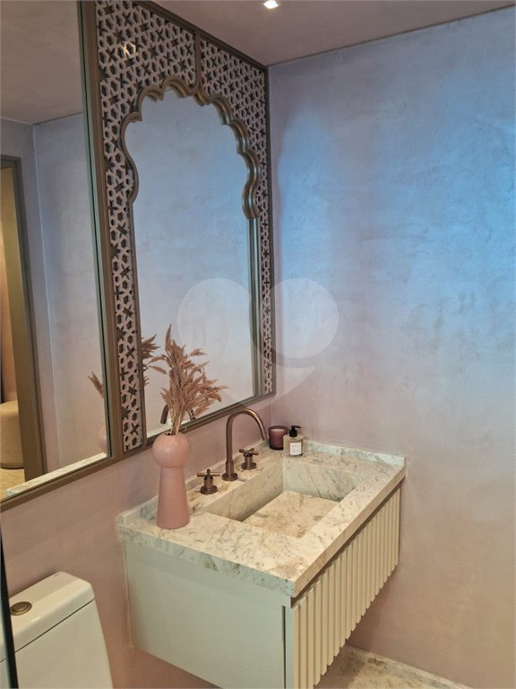 Apartamento à venda com 3 quartos, sendo 2 suítes, em Vila Mariana, São Paulo, SP