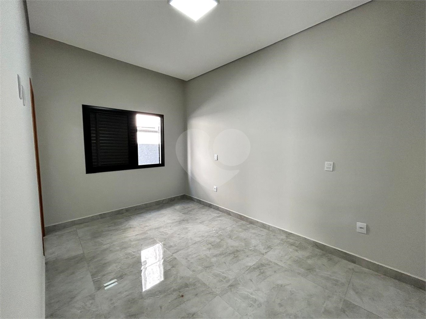 Casa à venda com 3 quartos, sendo 2 suítes, no condomínio Ibiti Reserva, Sorocaba - SP