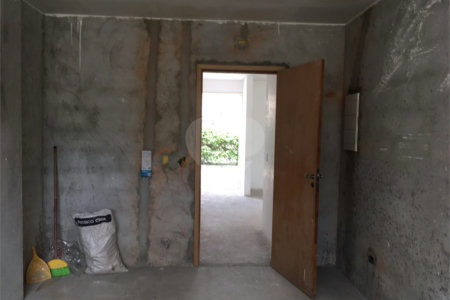 Casa à venda com 4 quartos, sendo 3 suítes,  em Vila Monumento, São Paulo, SP