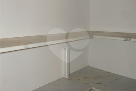 Casa à venda com 3 suítes no condomínio Recanto dos Paturis, Vinhedo - SP