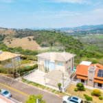 Casa à venda com 3 quartos, sendo 1 suíte, no condomínio Vale do Sol, Bom Jesus dos Perdões - SP