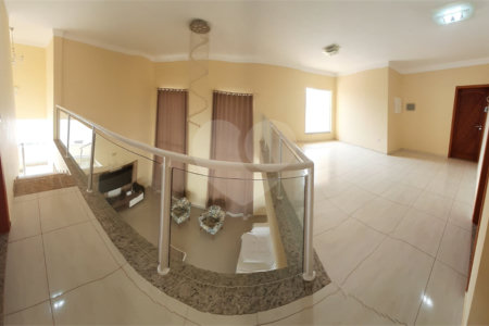 Casa à venda com 3 suítes no condomínio Parque Residencial Shambala 3, Atibaia - SP