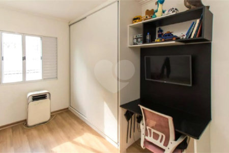 Sobrado à venda com 3 quartos, sendo 1 suíte, em Vila Nivi, São Paulo, SP