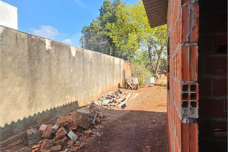 Casa à venda com 3 quartos, sendo 1 suíte, em Vila Áurea, Ponta Porã, MS
