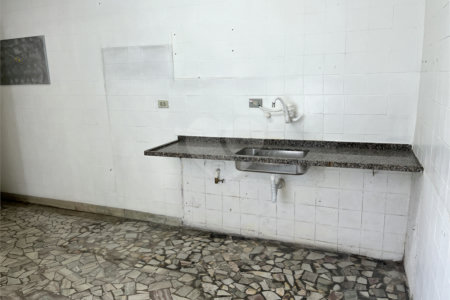 Sobrado à venda com 4 quartos, sendo 1 suíte, em Liberdade, São Paulo, SP